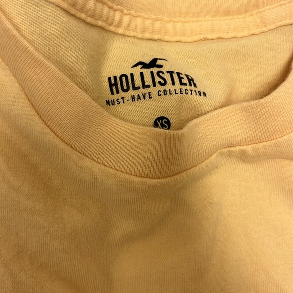 Bundle of 4 Hollister t shirts - Picture 9 of 9
